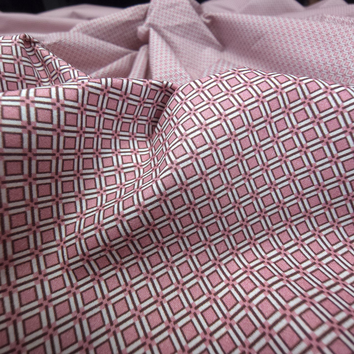 Classic Diamond Trellis Printed Poplin Fabric