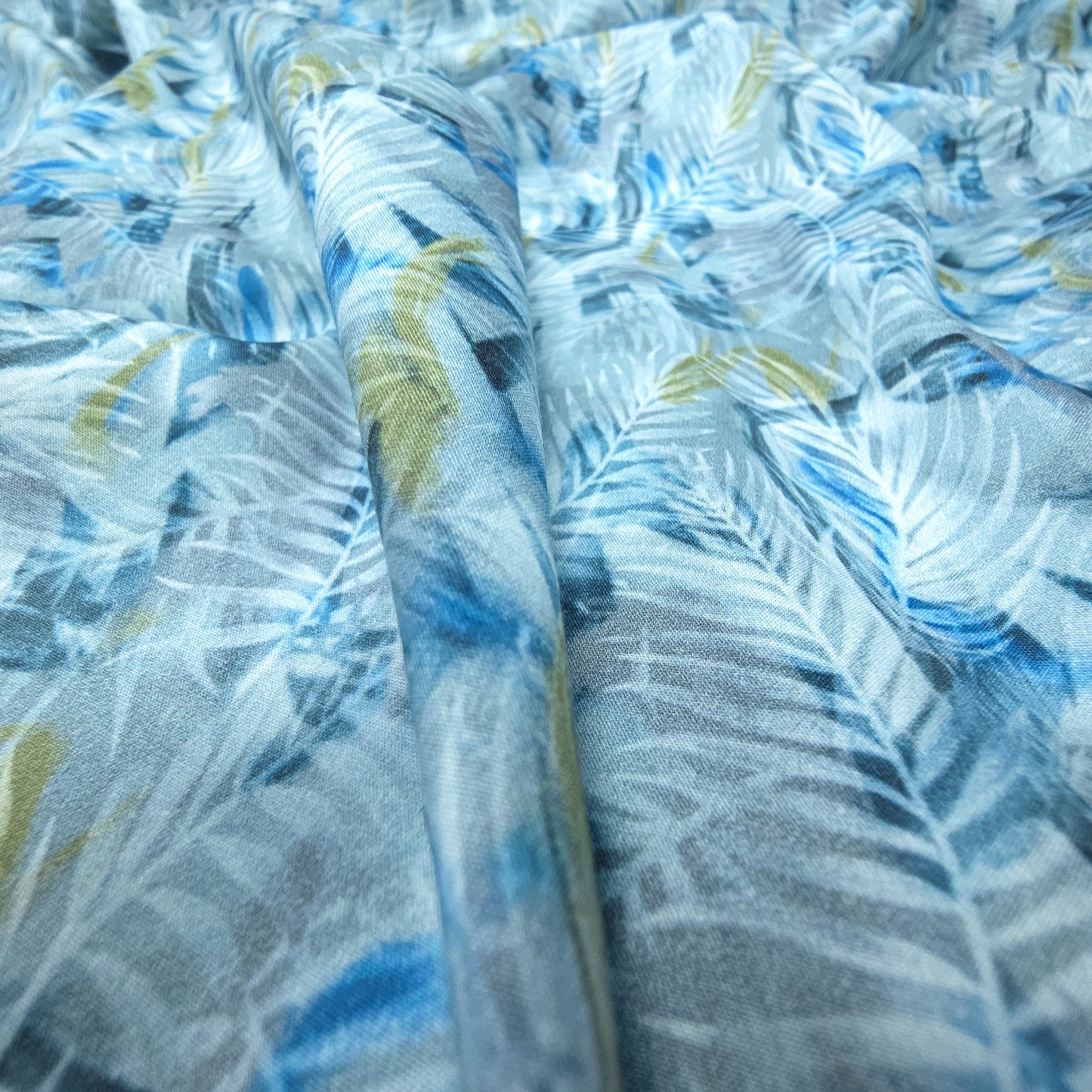 Tropical Feather Breeze Printed Poplin Fabric