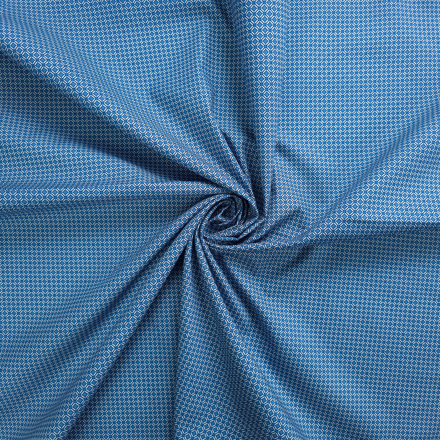 Classic Diamond Trellis Printed Poplin Fabric