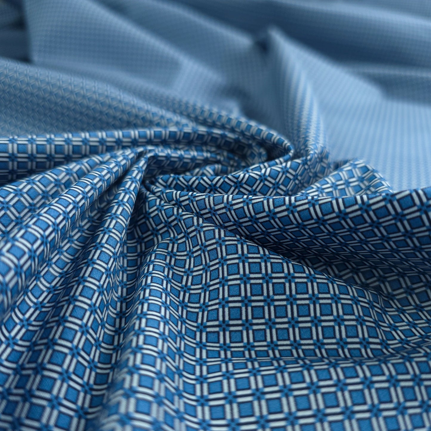 Classic Diamond Trellis Printed Poplin Fabric