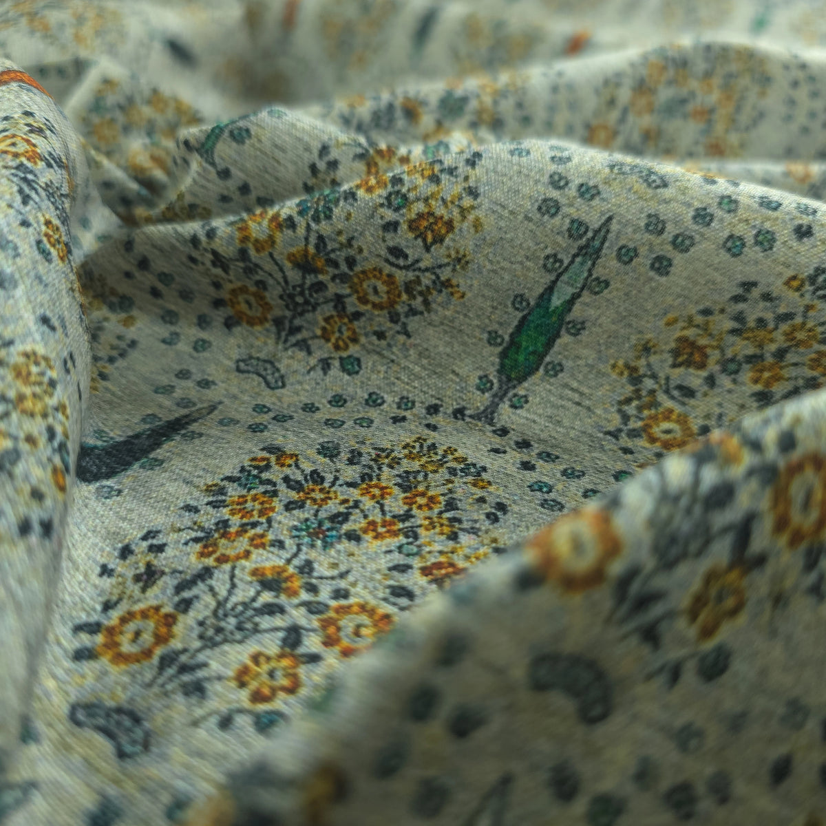 Vintage Floral Trellis Printed Magic Slub Fabric