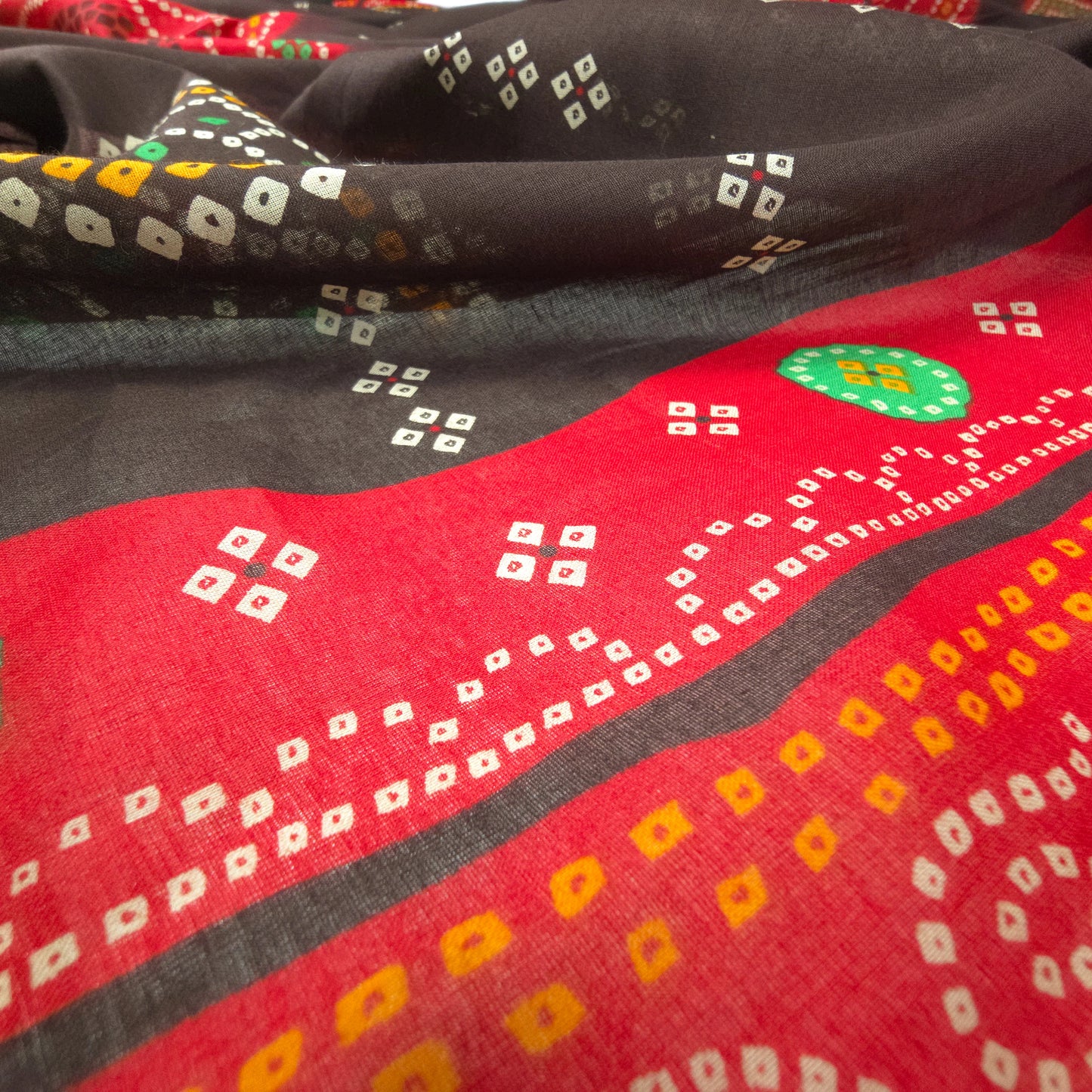Jaipuri Bandhani Print Cotton Mulmul Fabric with Border