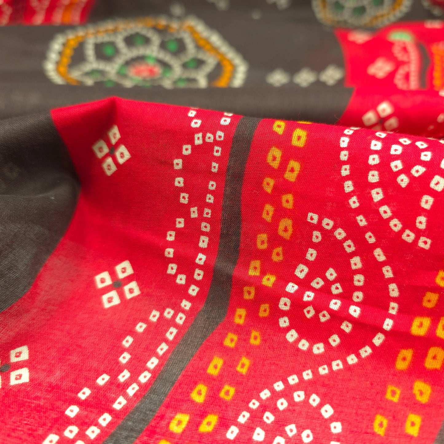 Jaipuri Bandhani Print Cotton Mulmul Fabric with Border