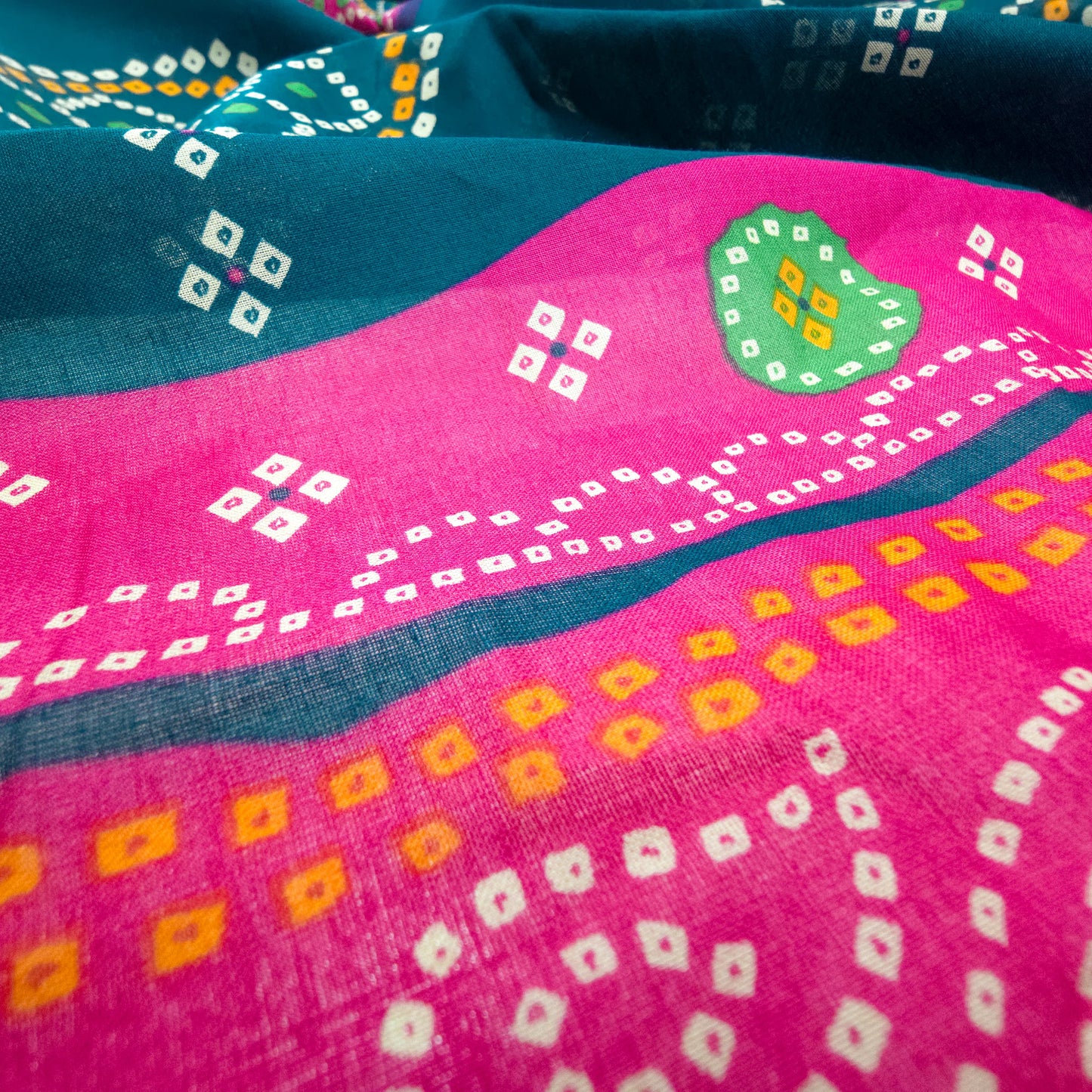 Jaipuri Bandhani Print Cotton Mulmul Fabric with Border