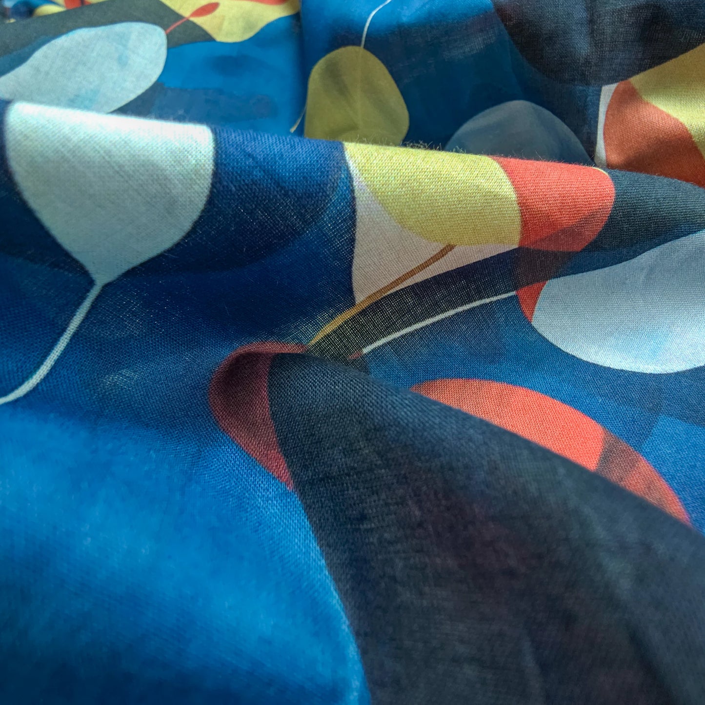 Modern Overlapping Leaf Printed Cambric Fabric